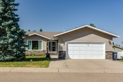 001-4323_56AveInnisfail-001_m