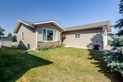 002-4323_56AveInnisfail-002_m