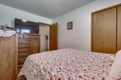 027-4323_56AveInnisfail-027_m