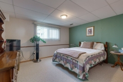 033-4323_56AveInnisfail-033_m