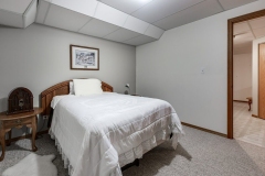 037-4323_56AveInnisfail-037_m